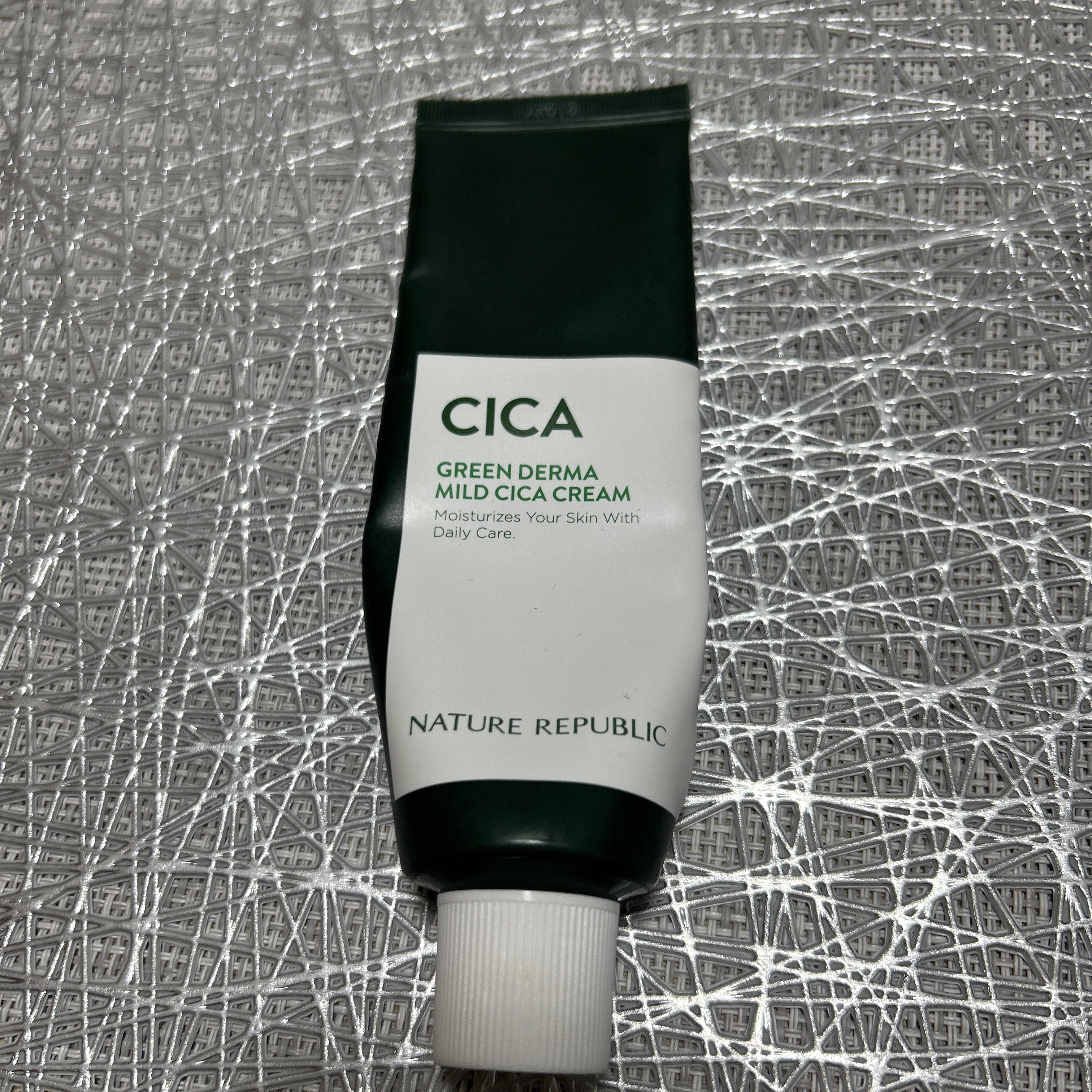 グリーン ダーマ マイルド クリーム/ネイチャーリパブリック/フェイスクリームを使ったクチコミ（2枚目）
