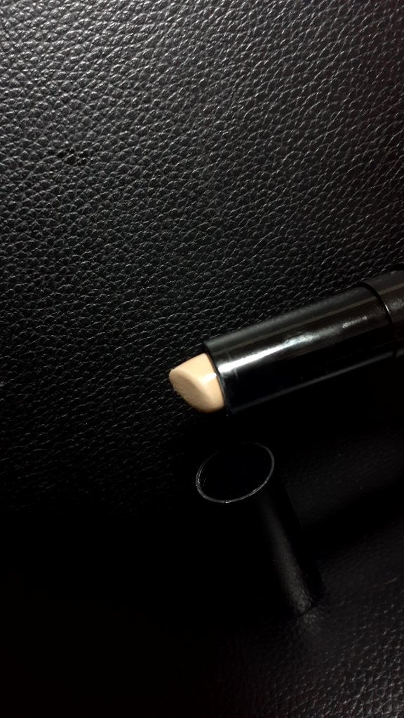 カバーパーフェクション アイディールコンシーラー デュオ 1.5ナチュラルベージュ/the SAEM/スティックコンシーラーを使ったクチコミ（3枚目）