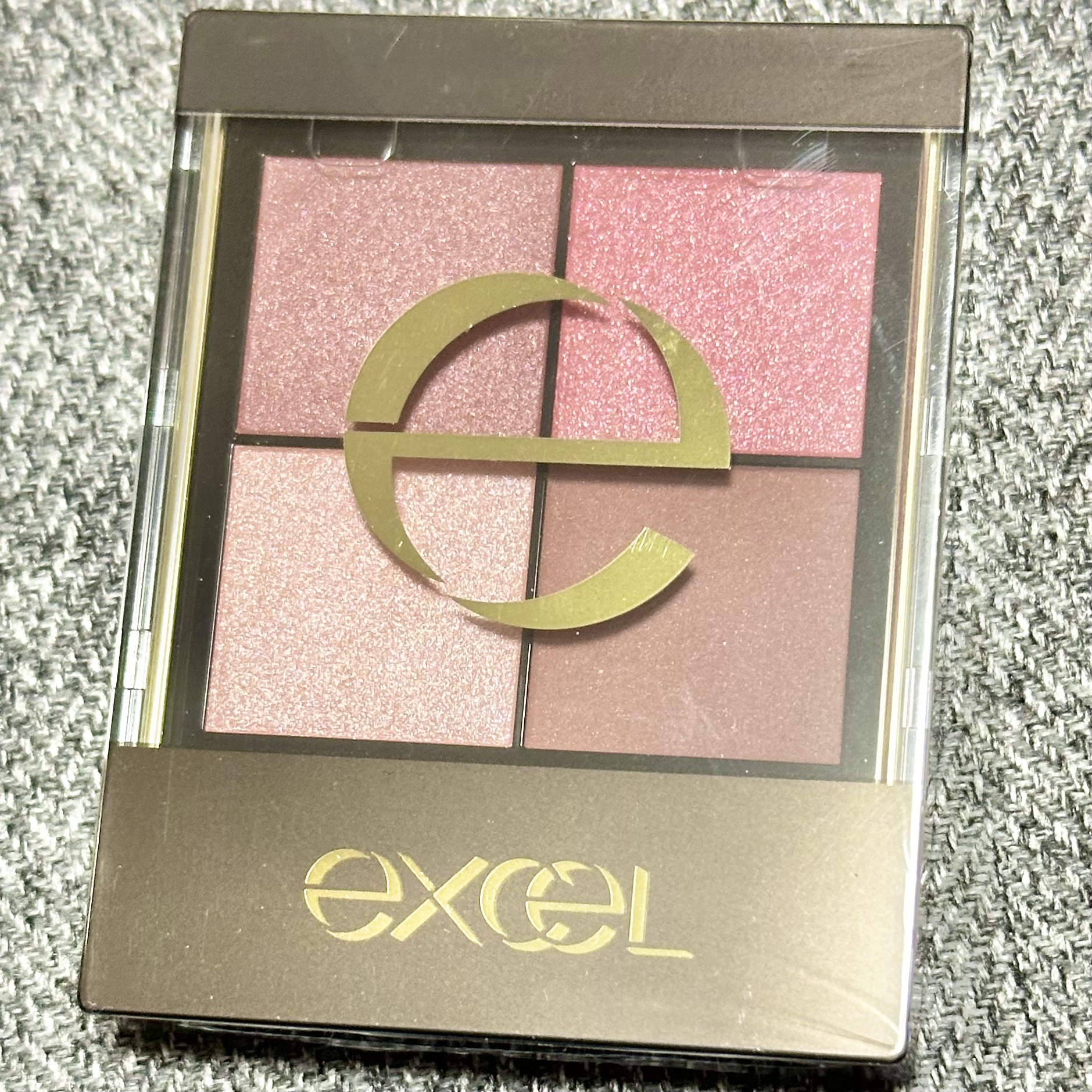 リアルクローズシャドウ CX02 ワッフルローブ/excel/アイシャドウパレットを使ったクチコミ（1枚目）