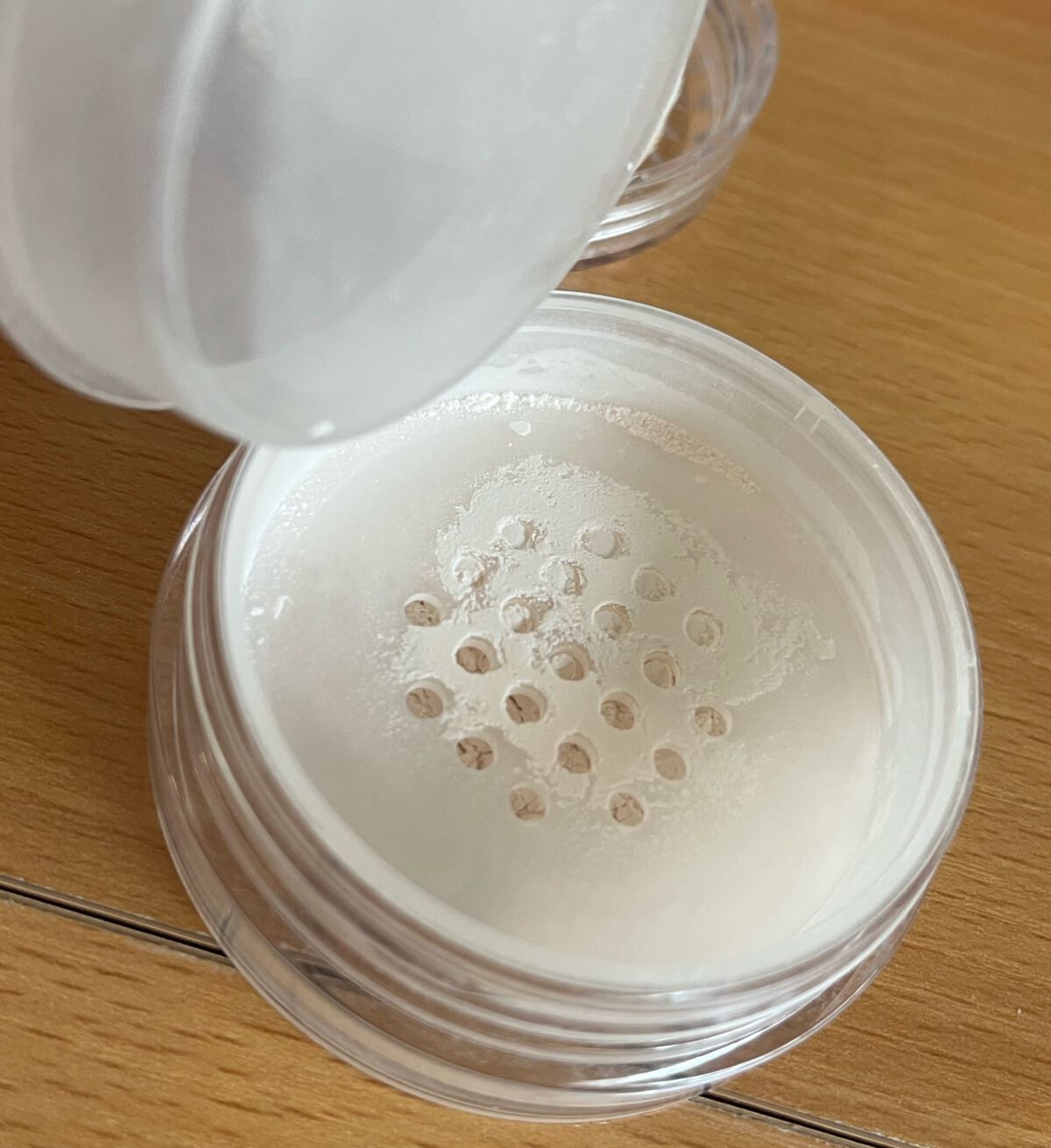 うるふわ仕上げパウダー/CEZANNE/ルースパウダーを使ったクチコミ(2枚目)