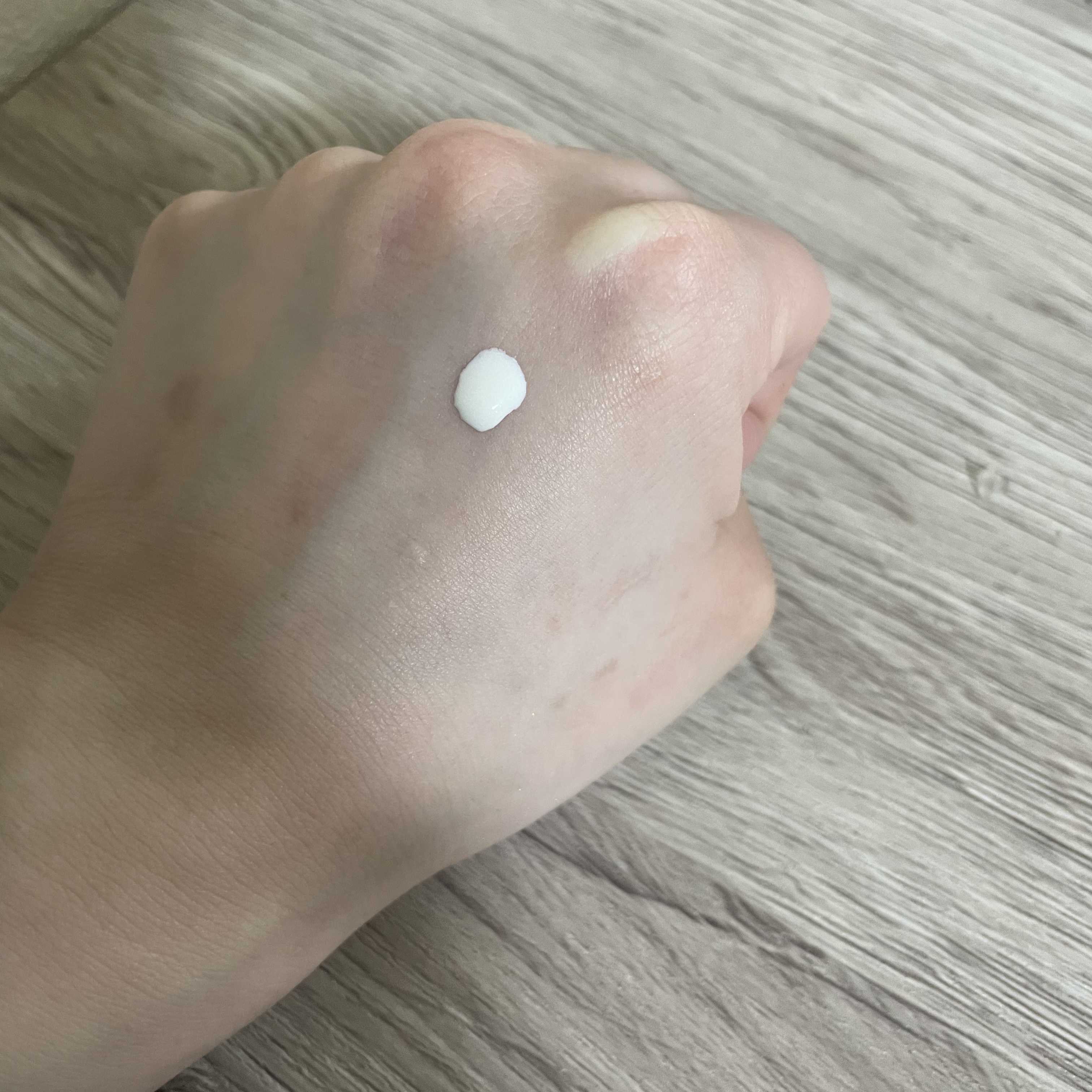 ビオレUV　アクアリッチ　アクアハイライトローション（水層ハイライトUV）/ビオレ/日焼け止めローションを使ったクチコミ（2枚目）