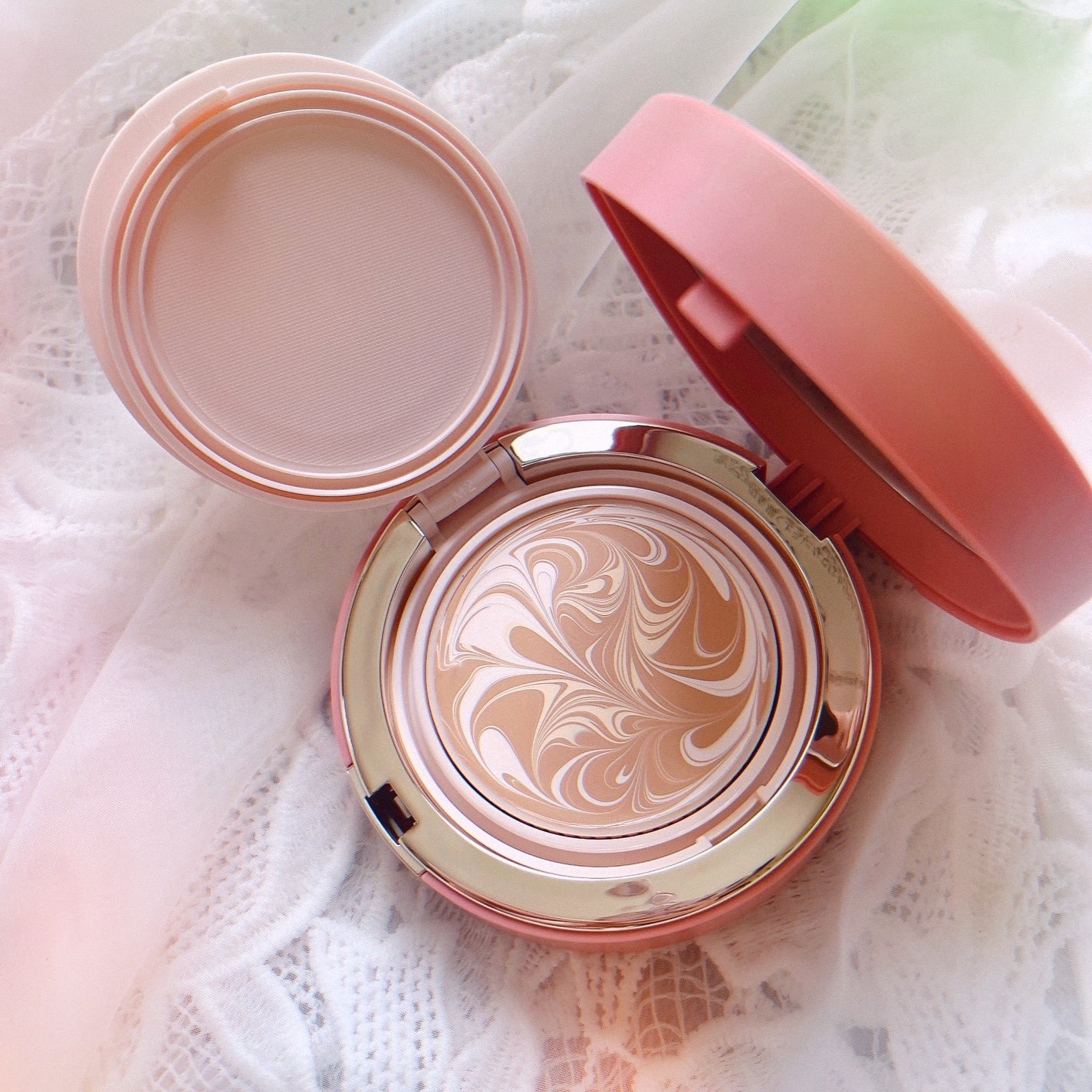 ヴェールヌーディ エッセンスパクトグロウ/AGE20’s/クリーム・エマルジョンファンデーションを使ったクチコミ(4枚目)