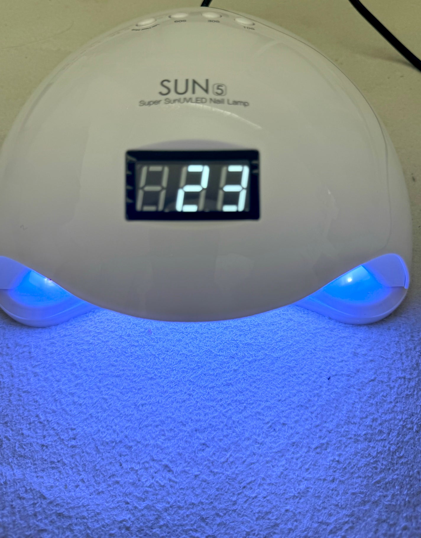 arisya08 on LIPS 「ジェルネイルライトはClearNailの使ってる🫶自動タイマー..」(2枚目)