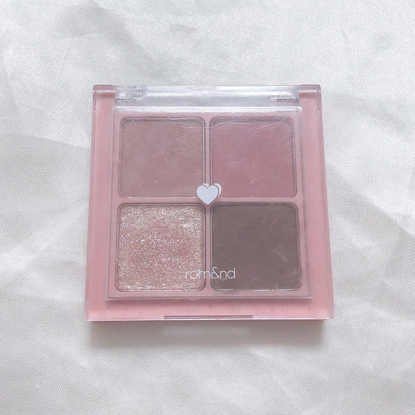 ベターザンアイズ 02 ドライローズ/rom&nd/アイシャドウパレットを使ったクチコミ（3枚目）