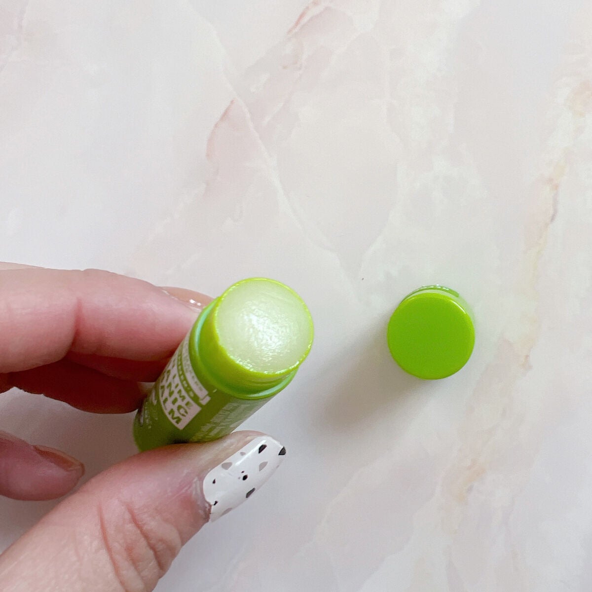 マジック オーガニックリップバーム/ドクターブロナー/リップバームを使ったクチコミ(2枚目)