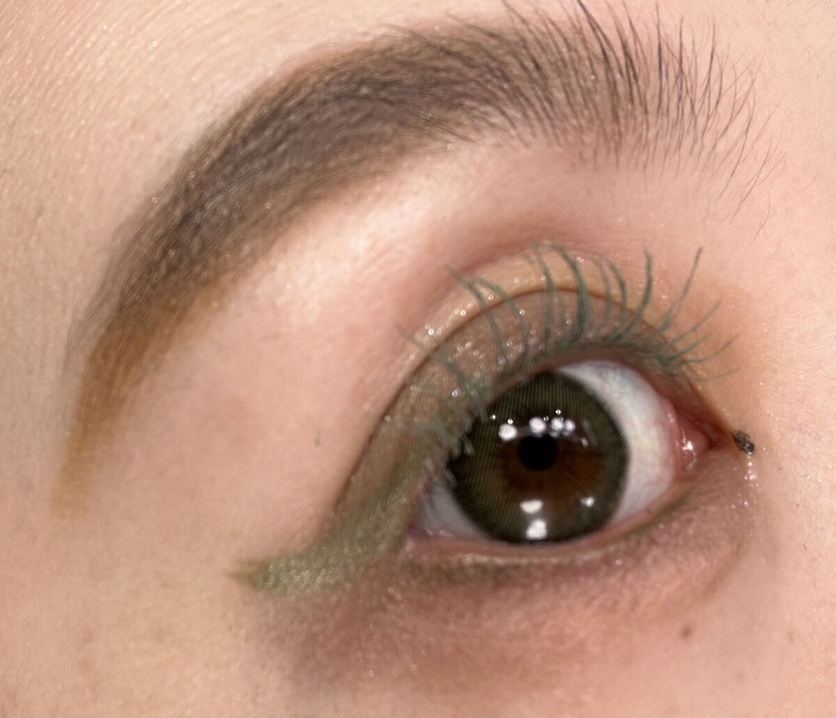 セルヴォーク インディケイトアイブロウパウダー 04 カーキブラウン/Celvoke/パウダーアイブロウを使ったクチコミ（2枚目）