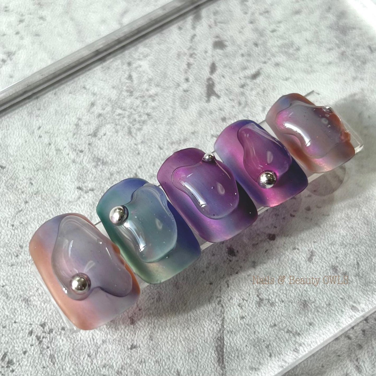 ぴよこれいと あうるす on LIPS 「光ったり光らなかったり透けたり透けなかったり。ギラギラ感をあま..」(4枚目)