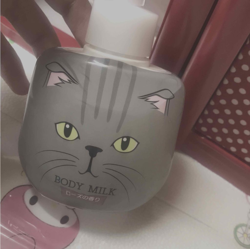 DAISO ボディミルクのクチコミ「DAISOのボディミルク最高すぎたので感想を＿φ(．．)ﾒﾓﾒﾓ

✂――――――ｷﾘﾄﾘ――.....」（1枚目）