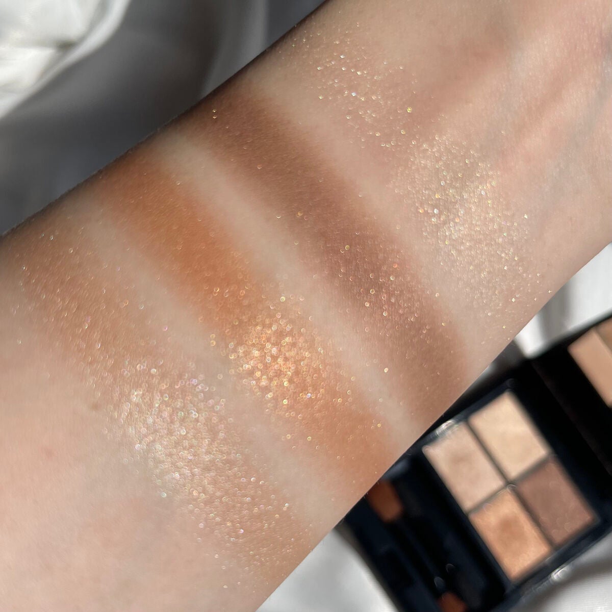 ミネラルクラッシィシャドー/エトヴォス/アイシャドウパレットを使ったクチコミ(5枚目)