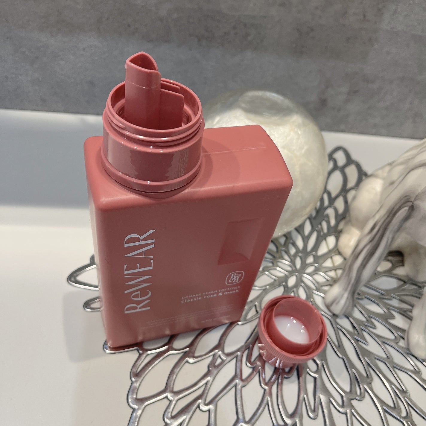 再生柔軟剤 クラシックローズ&ムスク/ReWEAR/柔軟剤を使ったクチコミ(4枚目)