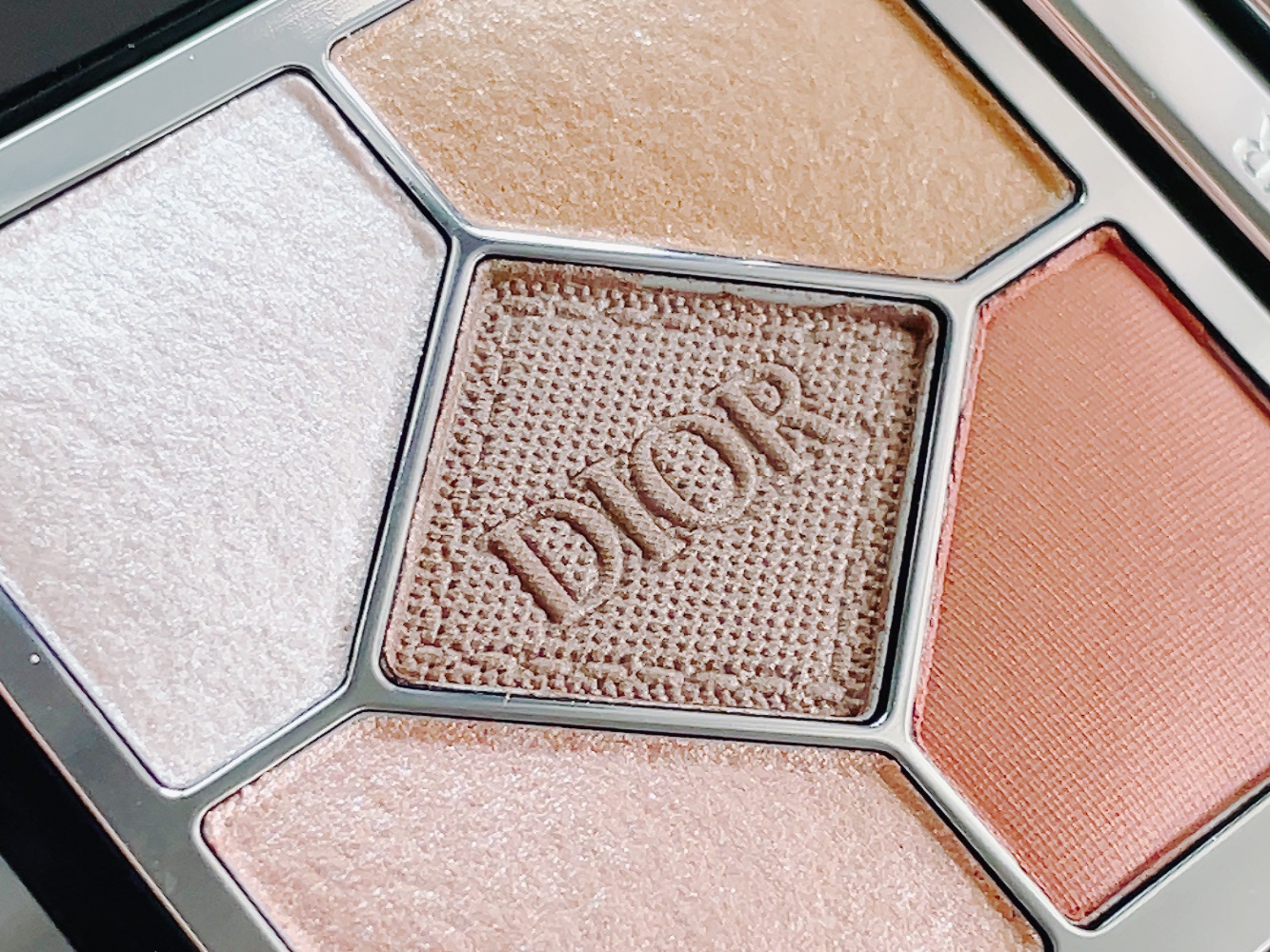 Dior アイシャドウ　ディオールショウ　サンク　クルール　850 新宿伊勢丹 ディオールショウ サンク クルール｜Diorの口コミ - 伊勢丹新宿店の