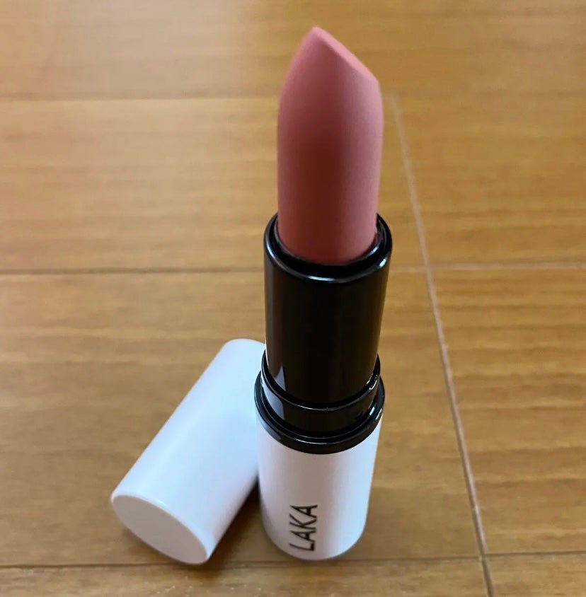 アイス on LIPS 「Lakaラカスムースマットリップスティック06MIA少し青み寄..」(1枚目)