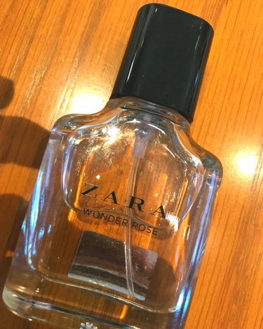香水が欲しくて見に行ってみたら、ZARAの香水を発見😎✨
めちゃくちゃいい香りで、職場の女の子にめちゃくちゃ褒められましたー💓
甘い香りだけど、強すぎないふんわりした香りです☺︎︎☺︎︎☺︎
ボトルも小