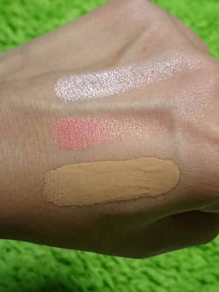 プリズマ シャドウ/NYX Professional Makeup/単色アイシャドウを使ったクチコミ(2枚目)