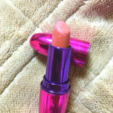 メイクアップレボリューションの
リップギークFOC01のカラー💄

ベージュリップで自分好みのドンピシャカラーなんですが、
凄く乾燥する（；＿；）
マット？セミマット？って感じで
縦じわ目立つし唇カサカ