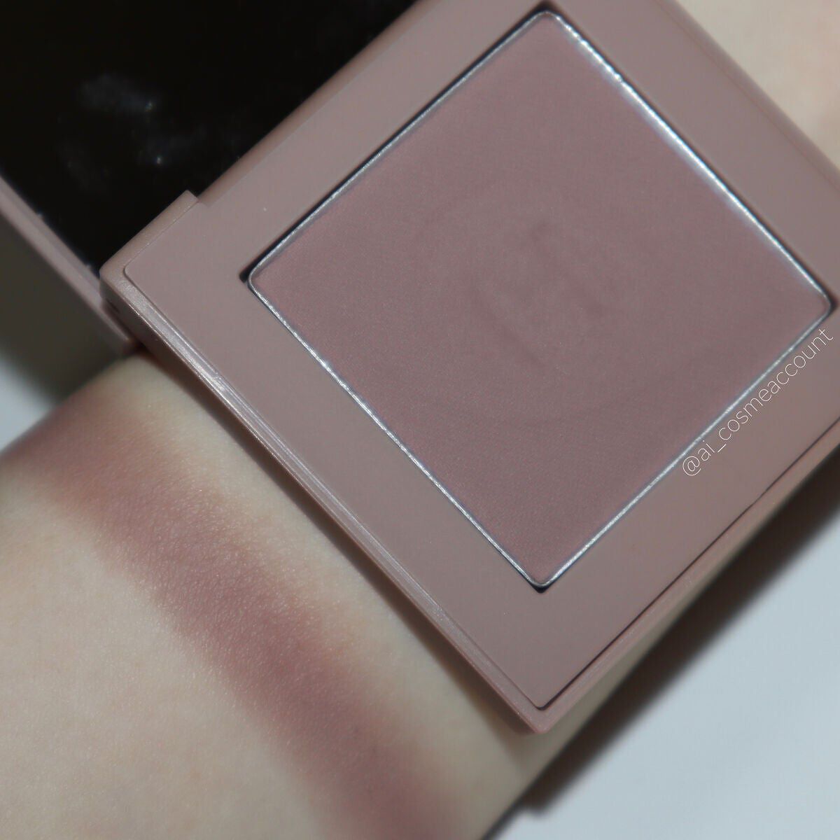 ニューデップスアイシャドウ V004 オーセンティック