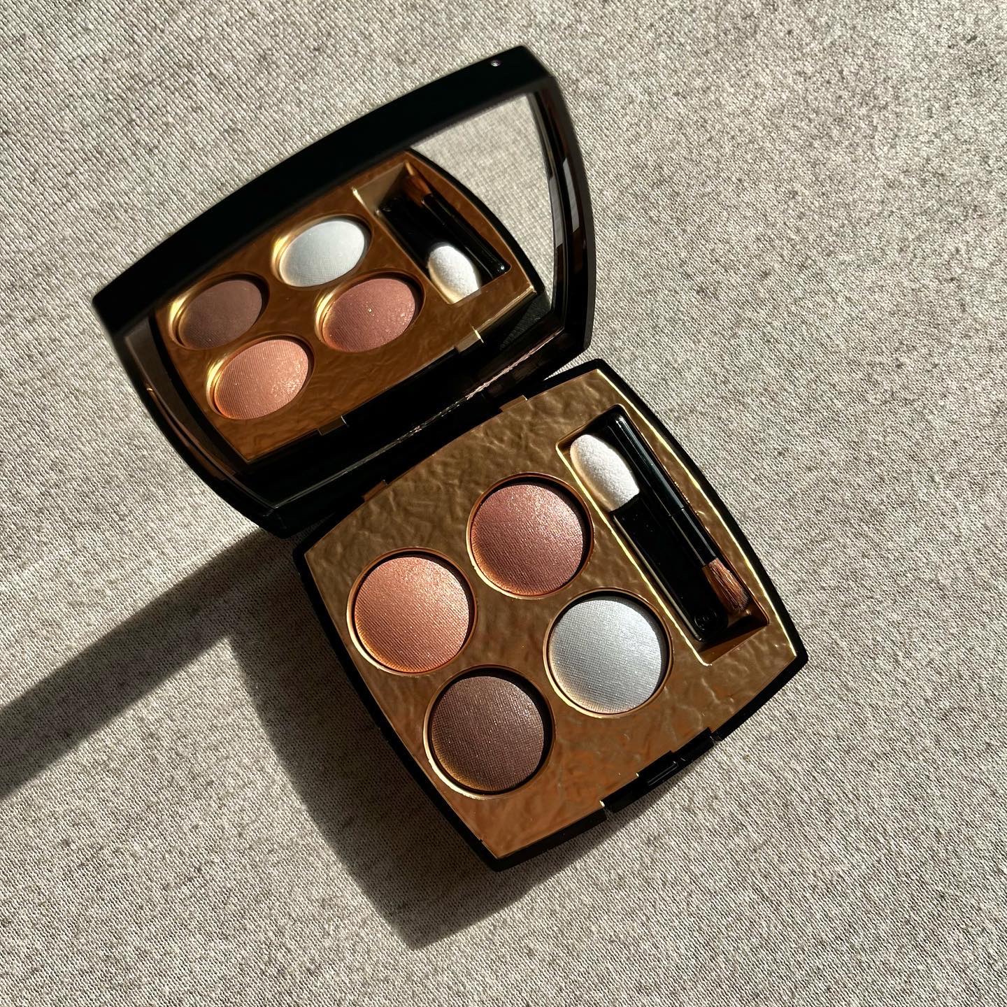 レ キャトル オンブル ビザンス  328 パリュール クリスタル/CHANEL/アイシャドウパレットを使ったクチコミ（1枚目）