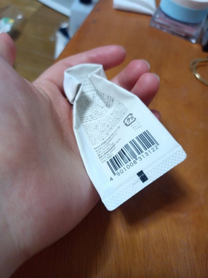 メイクミーハッピー ハンドクリーム WHITE/キャンメイク/ハンドクリームを使ったクチコミ(2枚目)