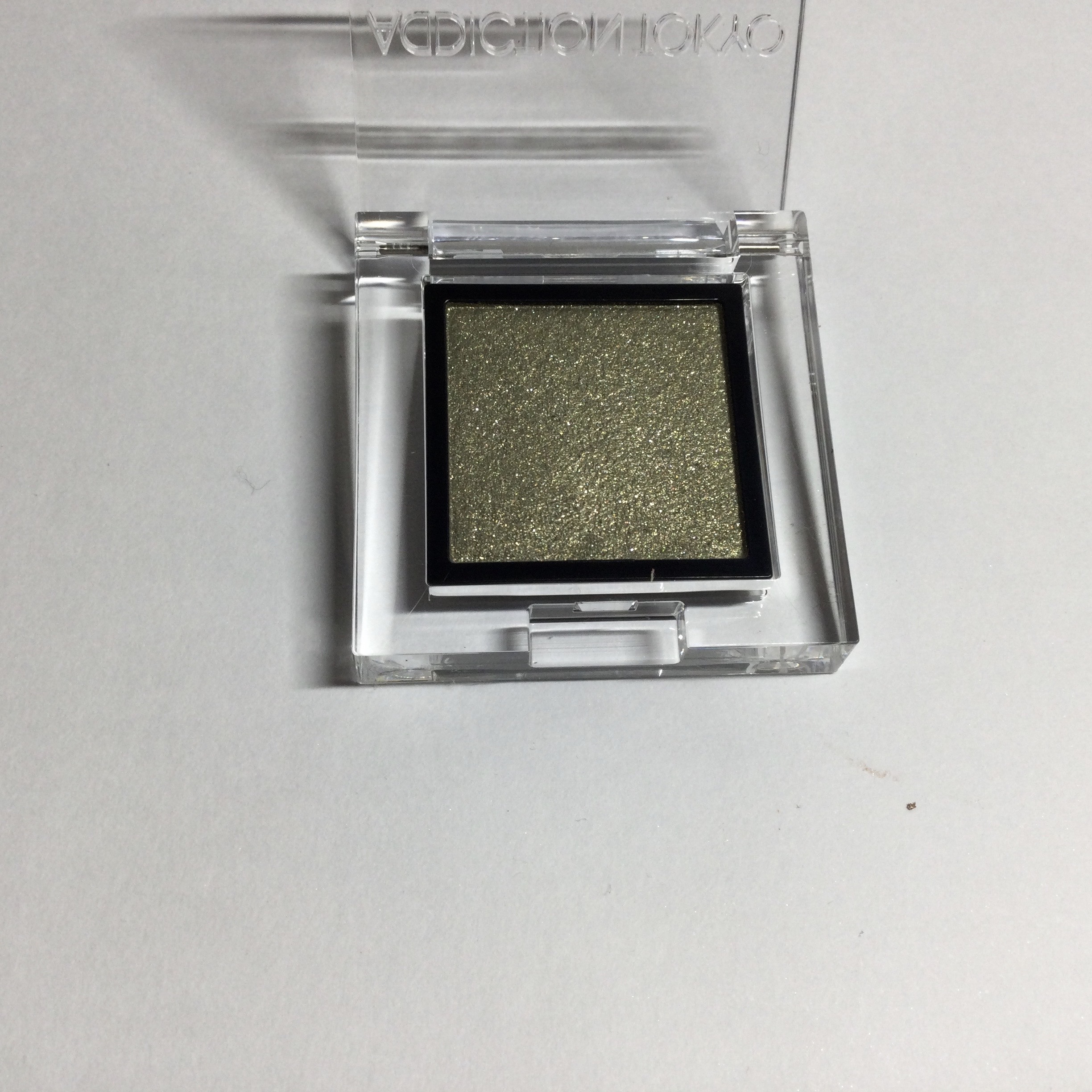 アディクション ザ アイシャドウ パール 109P Watered Garden/ADDICTION/単色アイシャドウを使ったクチコミ（2枚目）