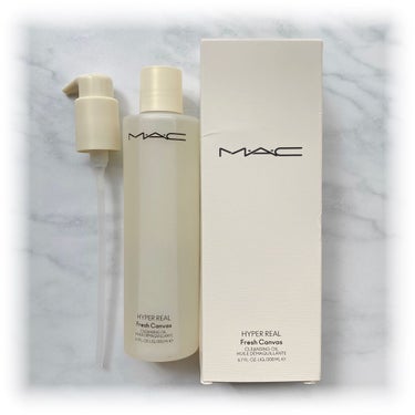 M･A･C ハイパー リアル フレッシュ キャンバス クレンジング オイル (200ml)をお試しさせていただきました💁‍♀️

クレンジングオイルですがテクスチャーはサラッとしています🧴
ポンプ式なの