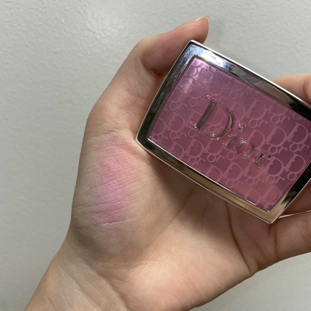 【旧】ディオール バックステージ ロージー グロウ 001 ピンク/Dior/パウダーチークを使ったクチコミ（2枚目）