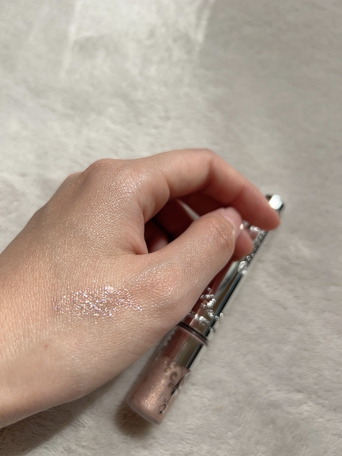 ジルスチュアート　アイダイヤモンド グリマー 04 amber tears/JILL STUART/グリッターを使ったクチコミ（2枚目）