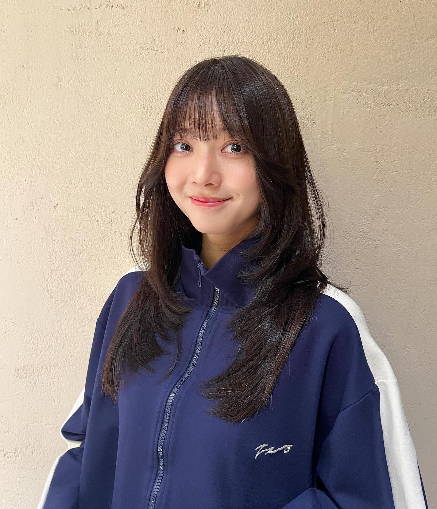 HARUNA on LIPS 「ふわっとワンカールで可愛い😍毛先の重ためなレイヤースタイル🤍柔..」(3枚目)