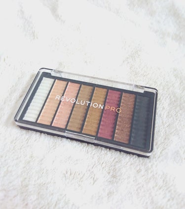 Revolution Pro Supreme Eyeshadow Palette /MAKEUP REVOLUTION/アイシャドウパレットを使ったクチコミ（2枚目）