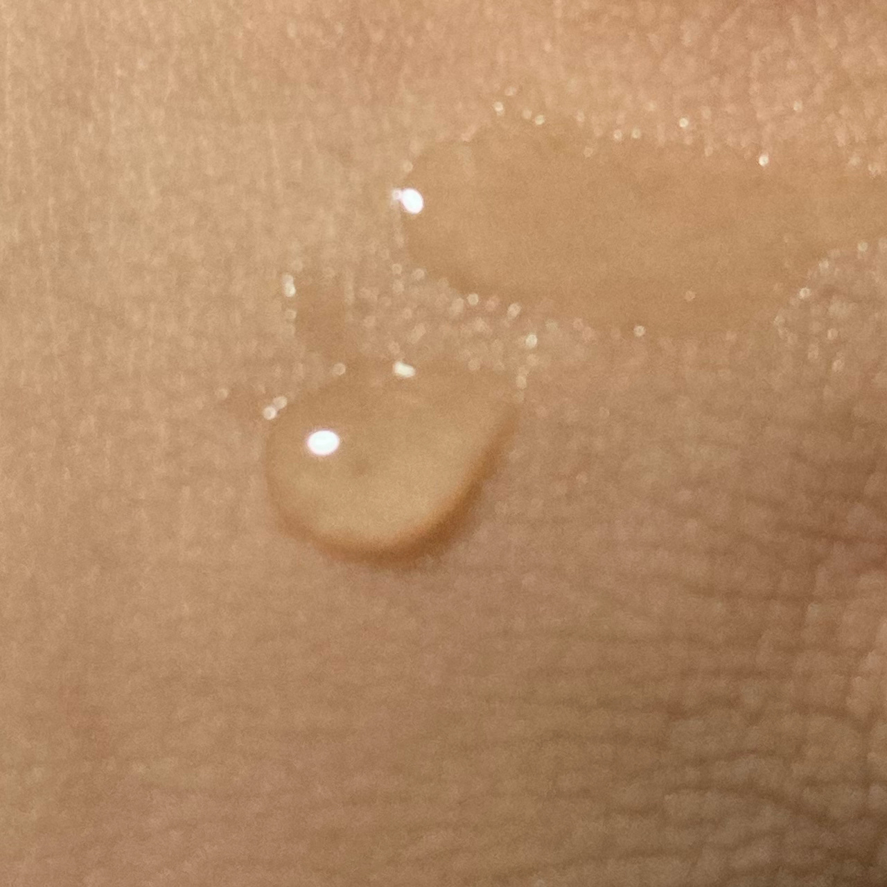 シアバターリップジェル 無香料/DAISO/リップ美容液を使ったクチコミ（2枚目）