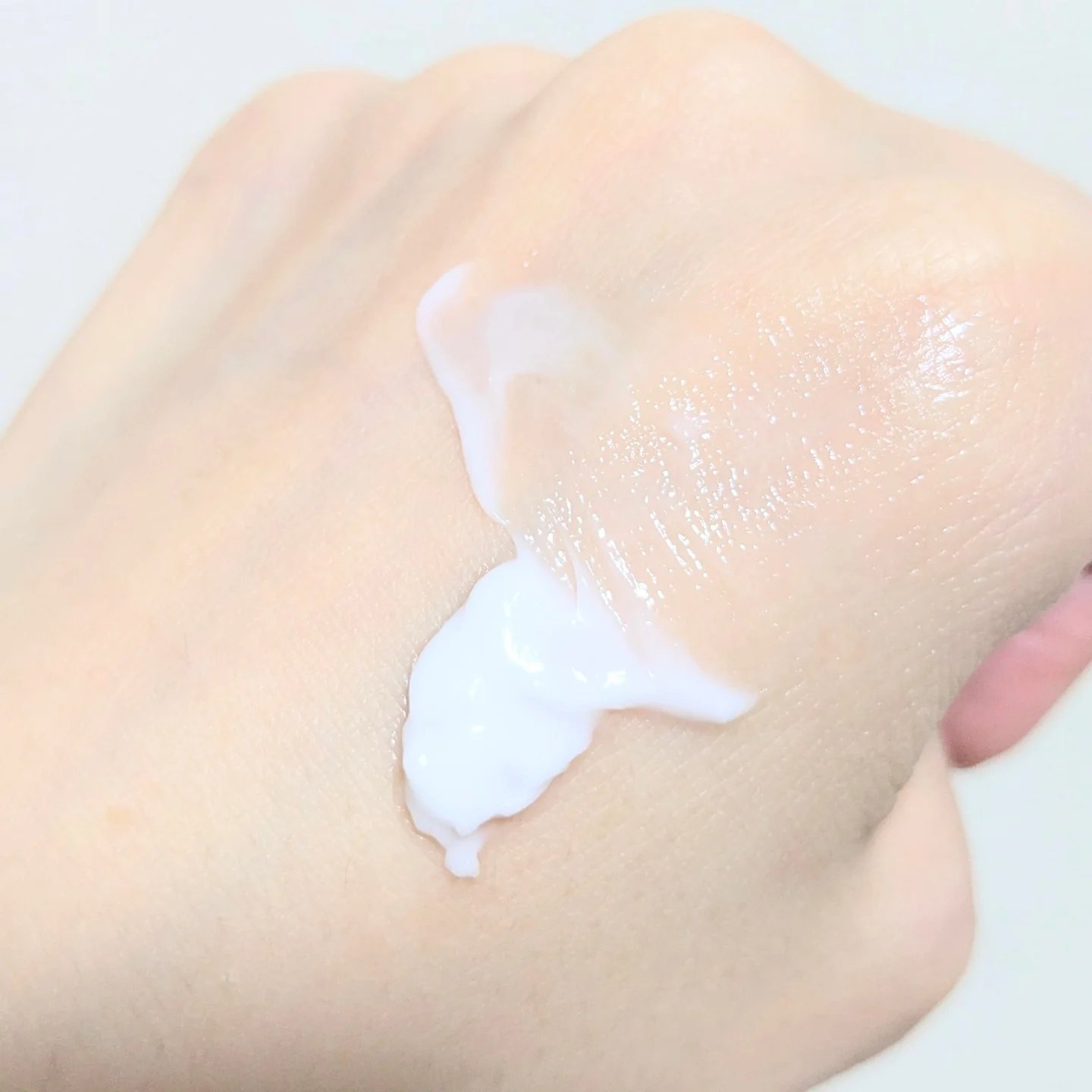 プラチナレーベル　ホワイトニングリンクル　ハンド&ボディクリーム/プラチナレーベル/ボディクリームを使ったクチコミ（3枚目）