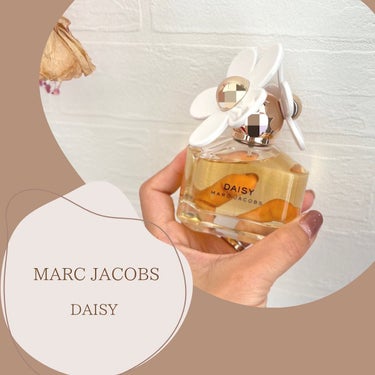MARC JACOBS BEAUTY デイジー オードトワレのクチコミ「【fragrance】
MARC JACOBS
DAISY

パッケージ可愛すぎるってぇ🐻‍❄.....」（1枚目）