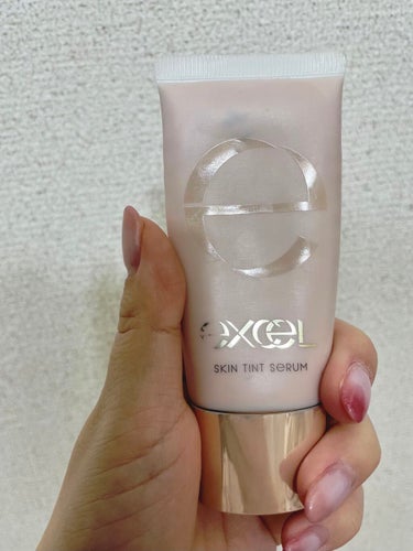 excelスキンティントセラム
ST01 ナチュラルオークル10
35g 1.800円＋税

SPF28 PA++

既に結構使ってるので容器が空になりかけです(´ヮ｀;)

美容液成分81%！
下地い