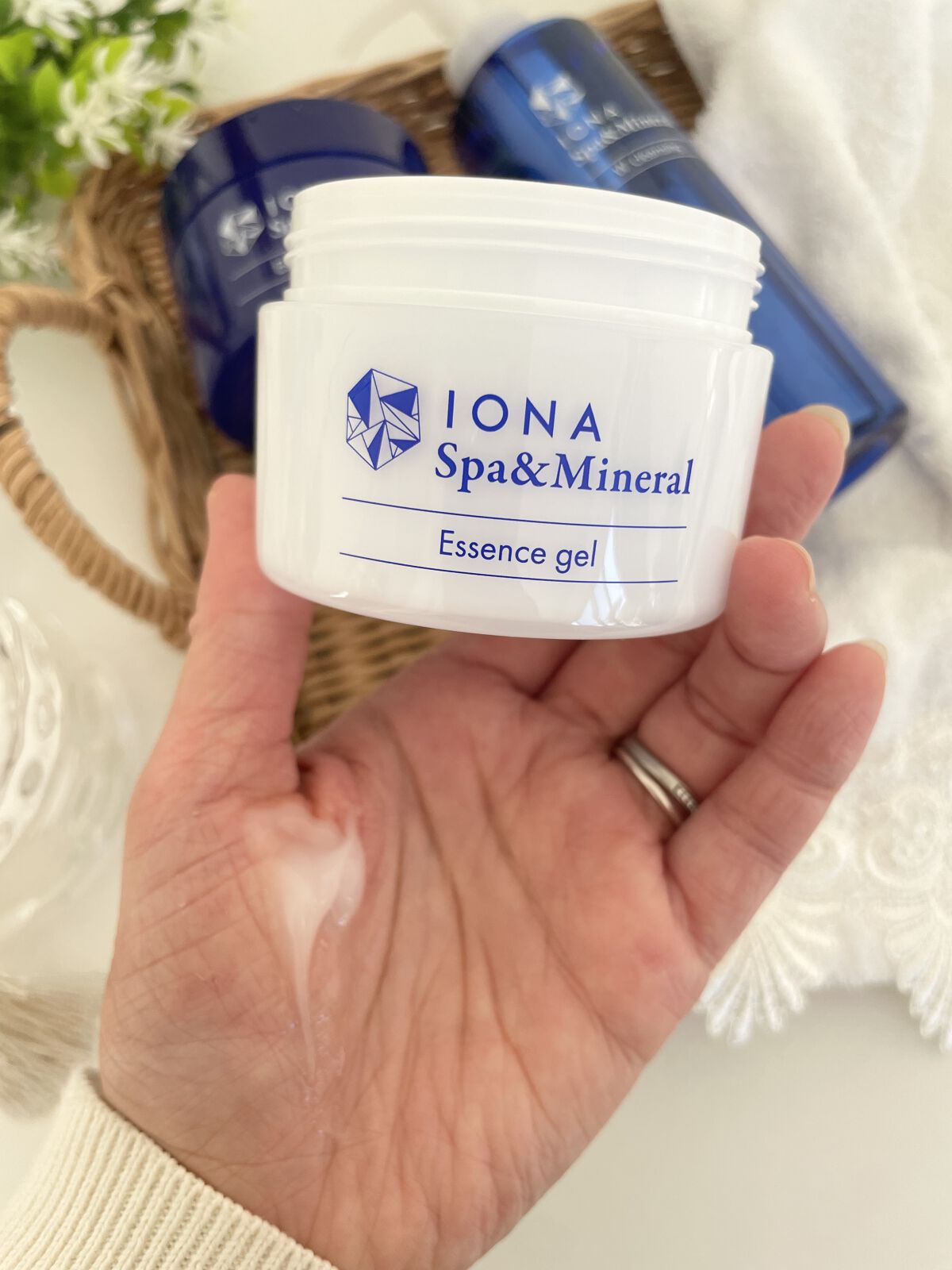 エッセンス ジェル EX/イオナ スパ＆ミネラル/オールインワン化粧品を使ったクチコミ（2枚目）
