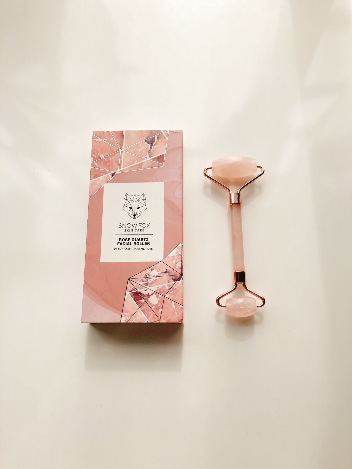試してみた】ローズ クォーツ フェイシャル ローラー SNOW FOX