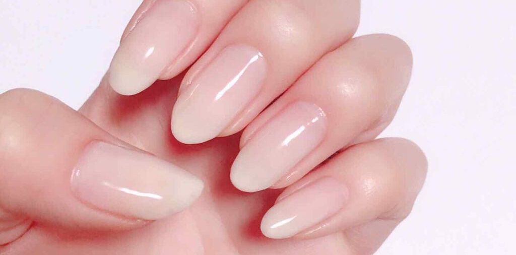 オフィスネイルはどこまでok 気になる基準 マナーと人気おすすめデザイン 色を紹介 Lips オフィスネイルはどこまでok 気になる基準 マナーと人気おすすめデザイン 色を紹介 Lips