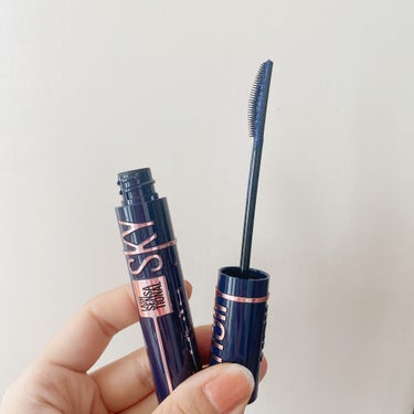 \MAYBELLINE NEW YORK スカイハイ コスミックブラスト/

101　流星

リフトロックフォーミュラ

ロングウエア成分配合

まつ毛をロックしてリフトをキープ

スカイリフトブラシ
