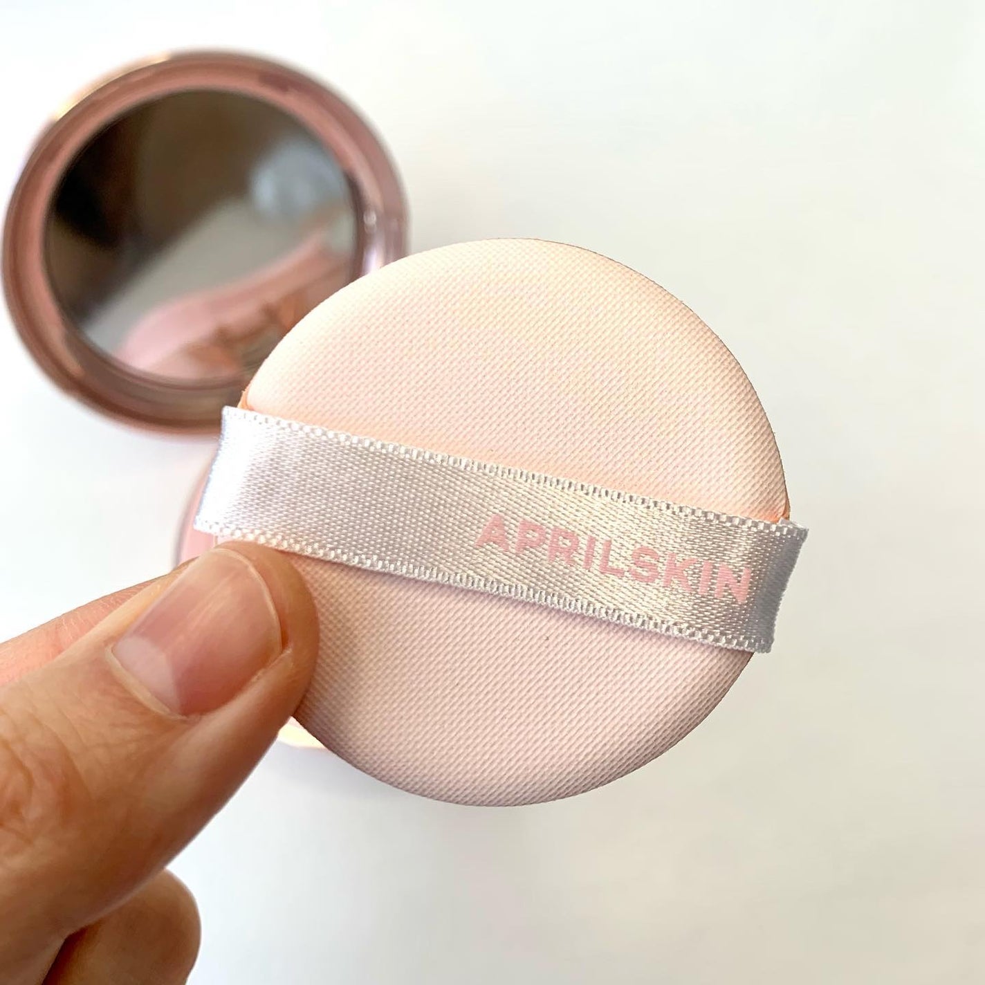 ハイパーカバーフィットクッション ピンク(桜エディション)/APRILSKIN/クッションファンデーションを使ったクチコミ(3枚目)