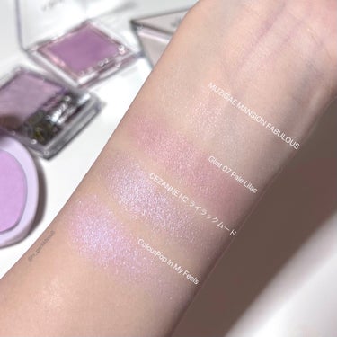 ColourPop pressed powder highlighterのクチコミ「パープルハイライト🔮⟡

塗ると一気に雰囲気が出るパープルハイライト。繊細パールからキラッと存.....」（1枚目）