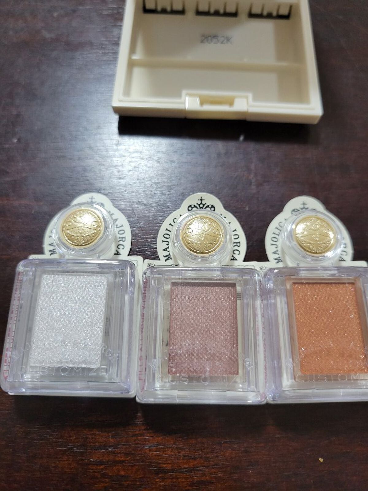 シャドーカスタマイズ/MAJOLICA MAJORCA/単色アイシャドウを使ったクチコミ(2枚目)