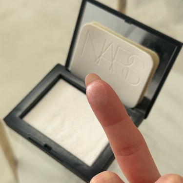 ライトリフレクティングセッティングパウダー　プレスト　N 5894/NARS/プレストパウダーを使ったクチコミ（3枚目）