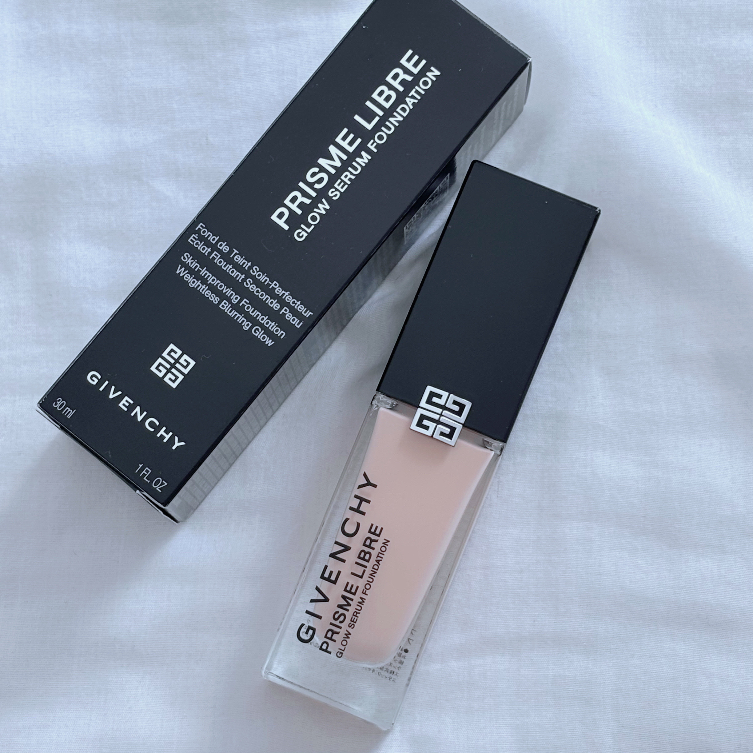 プリズム・リーブル・スキンケアリング・グロウ/GIVENCHY/リキッドファンデーションを使ったクチコミ（2枚目）