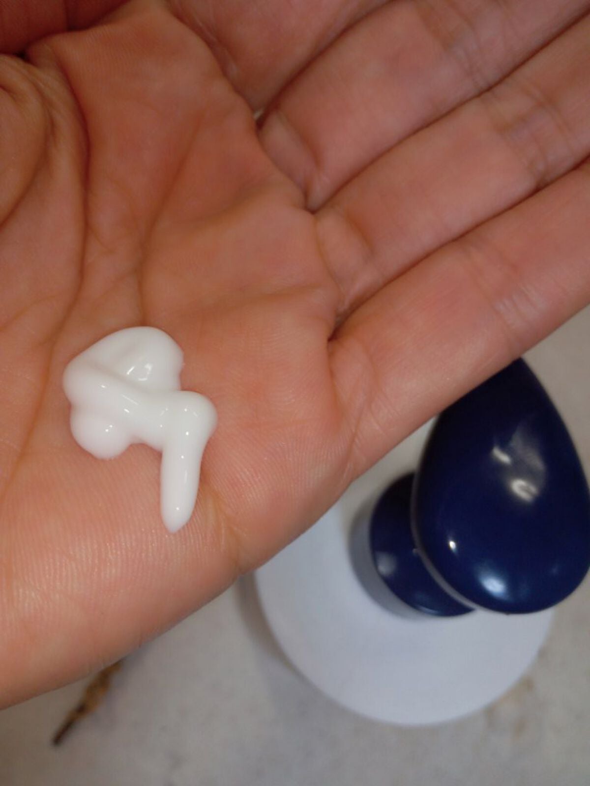 ディープリーエンリッチド ボディローション フローラルラベンダーの香り/ヴァセリン/ボディローションを使ったクチコミ(2枚目)