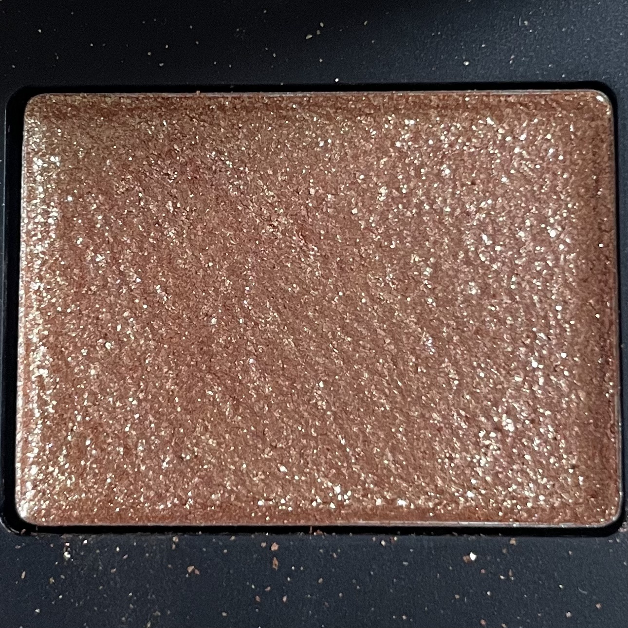 NARS ハードワイヤードアイシャドーのクチコミ「NARS▸▸ハードワイヤードアイシャドー/5338

オレンジ好きな方必見🍊

単色でもオシャ.....」（2枚目）