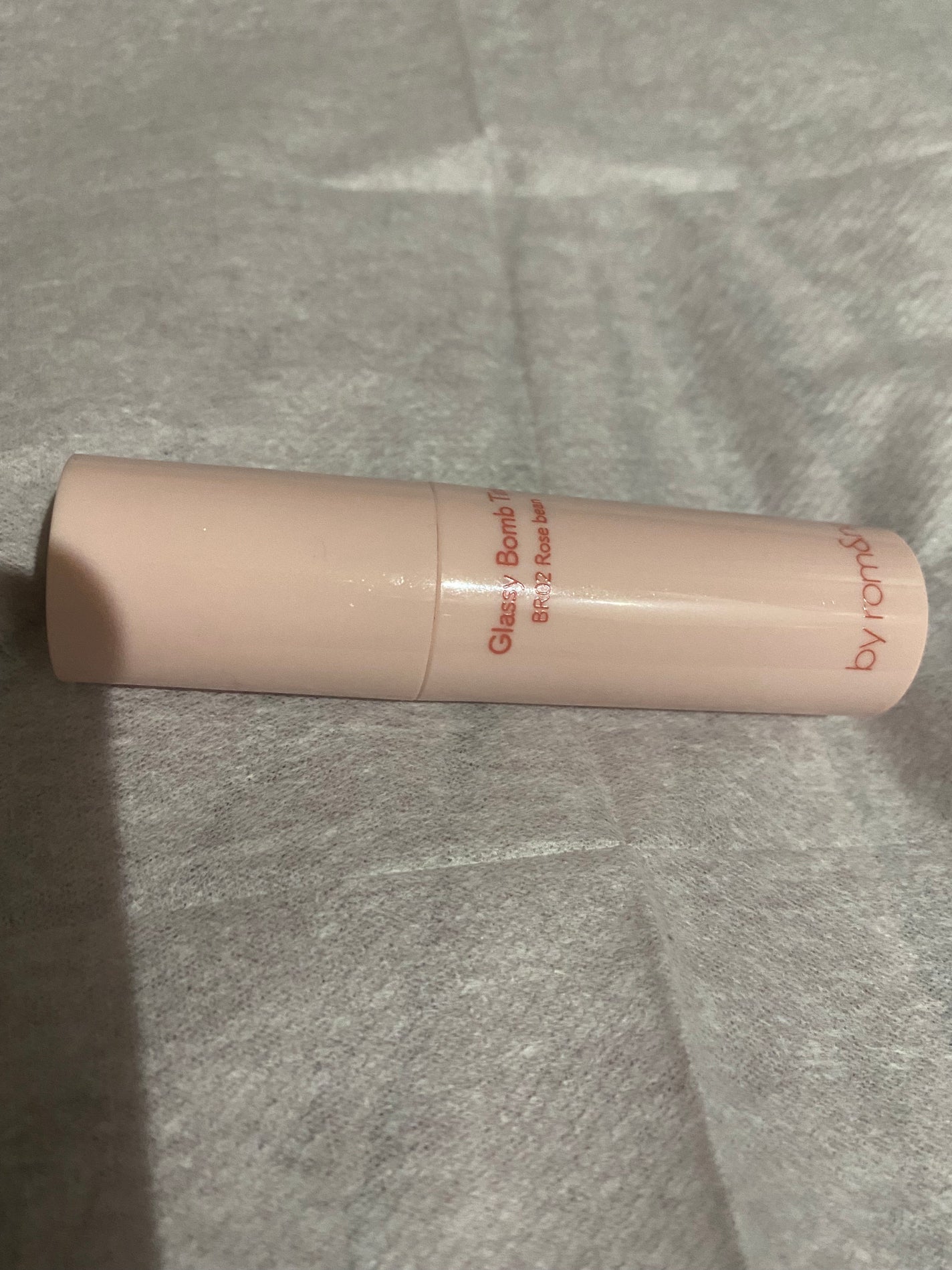 アンドバイロムアンド グラッシーボムティント/&nd by rom&nd/リップティントを使ったクチコミ(1枚目)