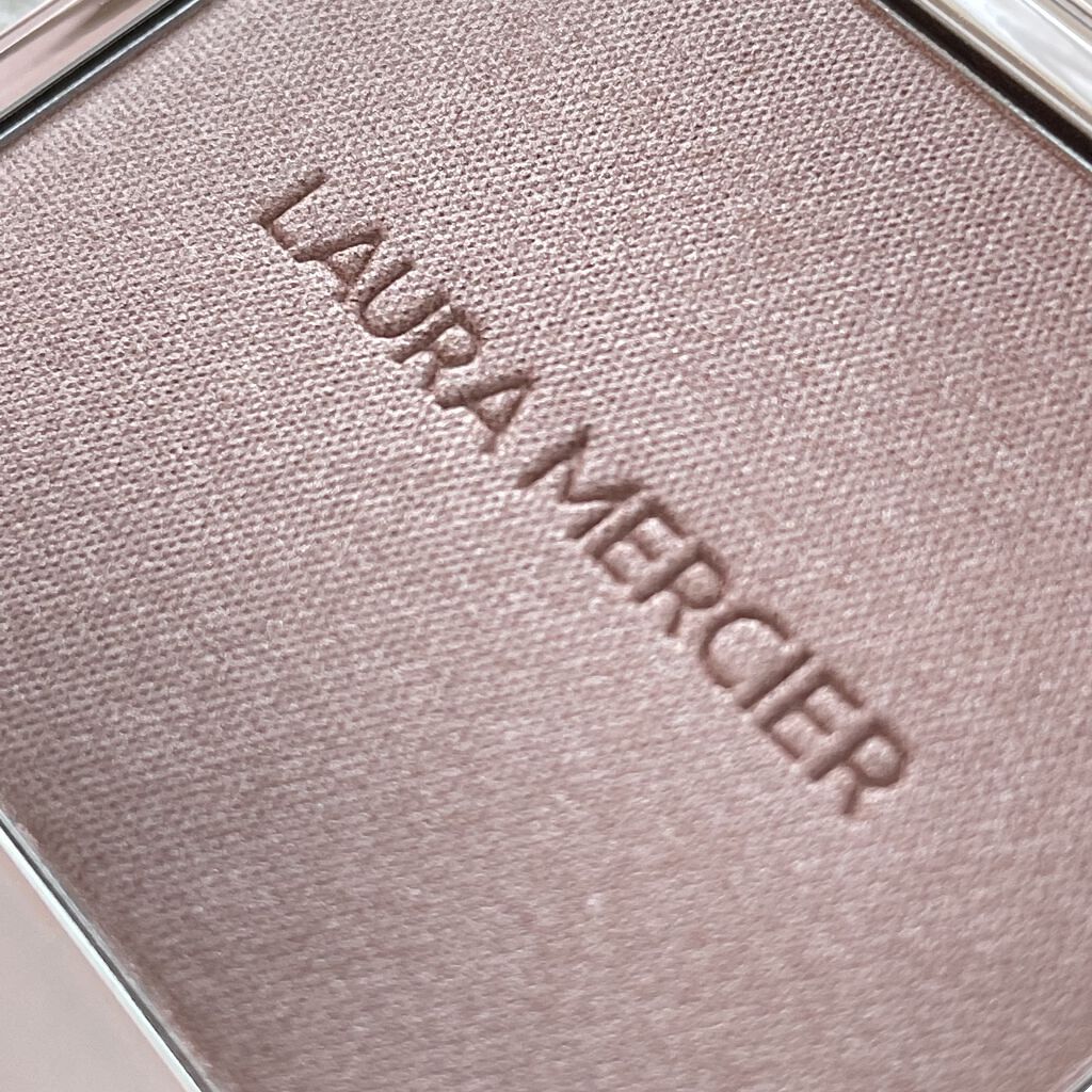 ローズグロウ イルミネーター /ローラ メルシエ/プレストパウダーを使ったクチコミ（3枚目）