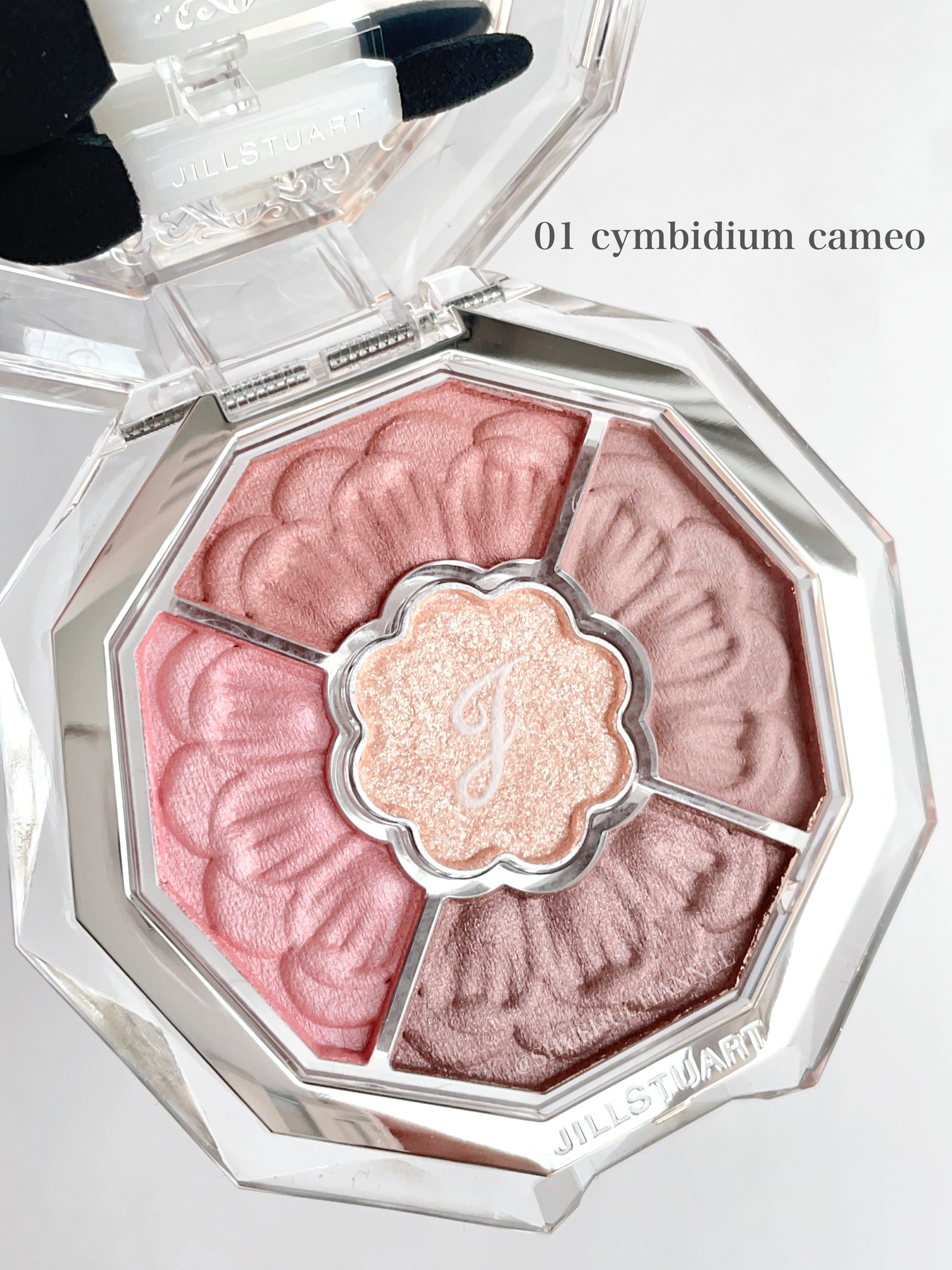 ジルスチュアート ブルームクチュール アイズ　ジュエルドブーケ 01 cymbidium cameo/JILL STUART/アイシャドウパレットを使ったクチコミ（1枚目）