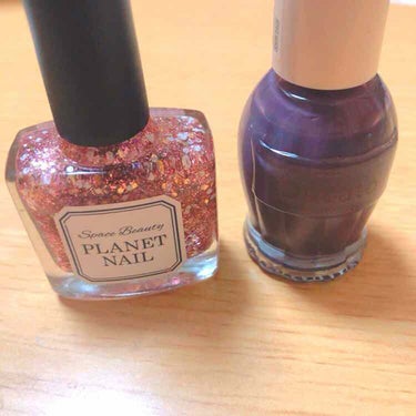 パープルネイル
🌟使ったもの🌟
デュカート ナチュラルネイルカラー N108
PLANET NAIL ネイルポリッシュPLAC 07
マスキングテープ

A:デュカート N108を二度塗り。

B:マス