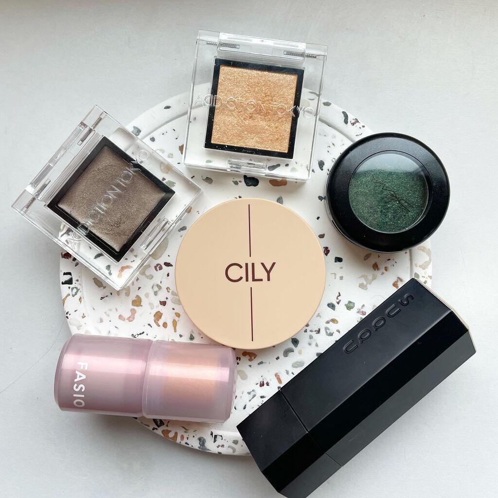 スモール アイシャドウ ザッツ ショウビズ ベイビー/M・A・C/単色アイシャドウを使ったクチコミ（1枚目）