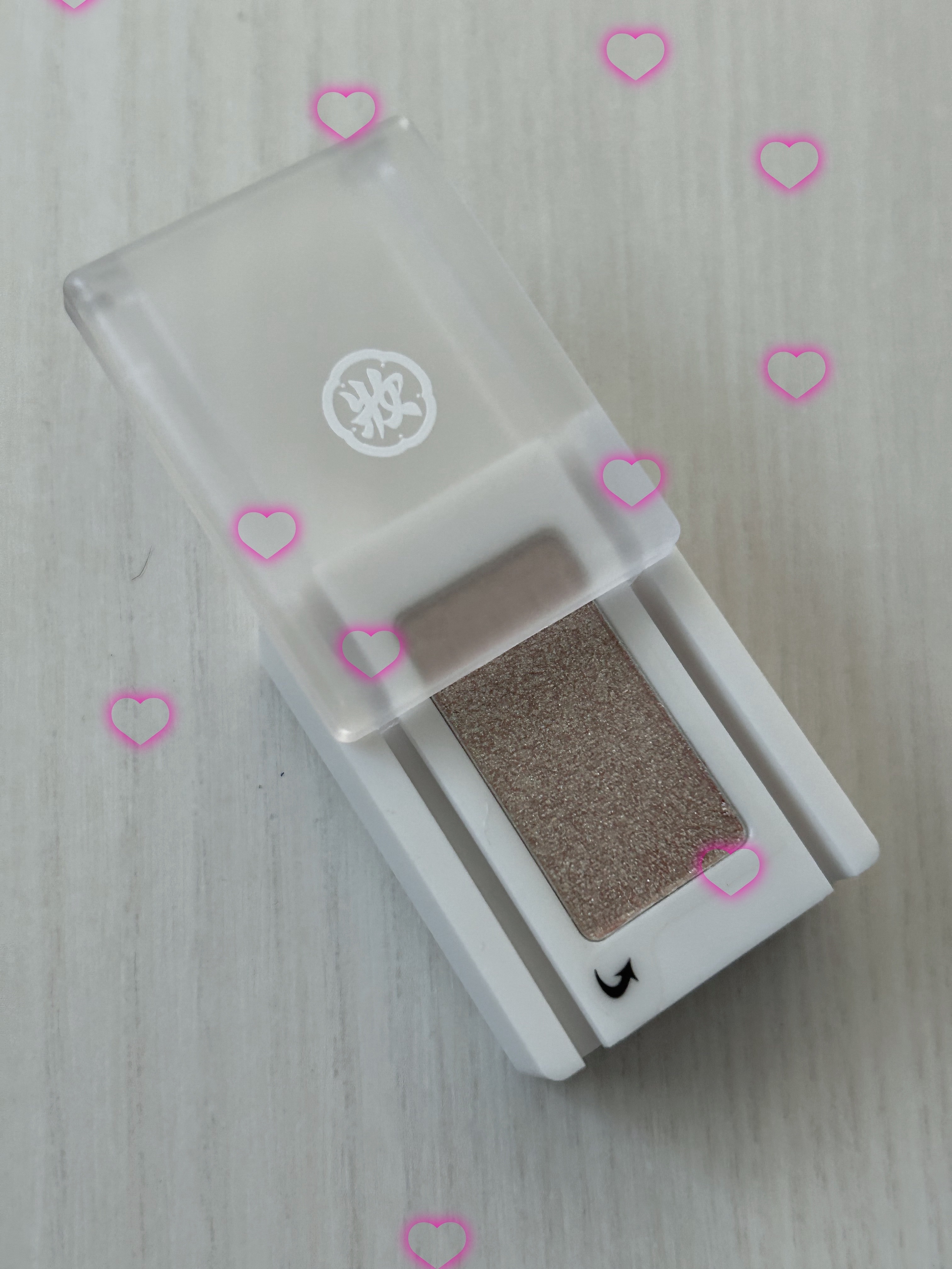 麻雀アイシャドウ 三萬【サンワン】ピンクシャンパーニュ/和粧/単色アイシャドウを使ったクチコミ（1枚目）