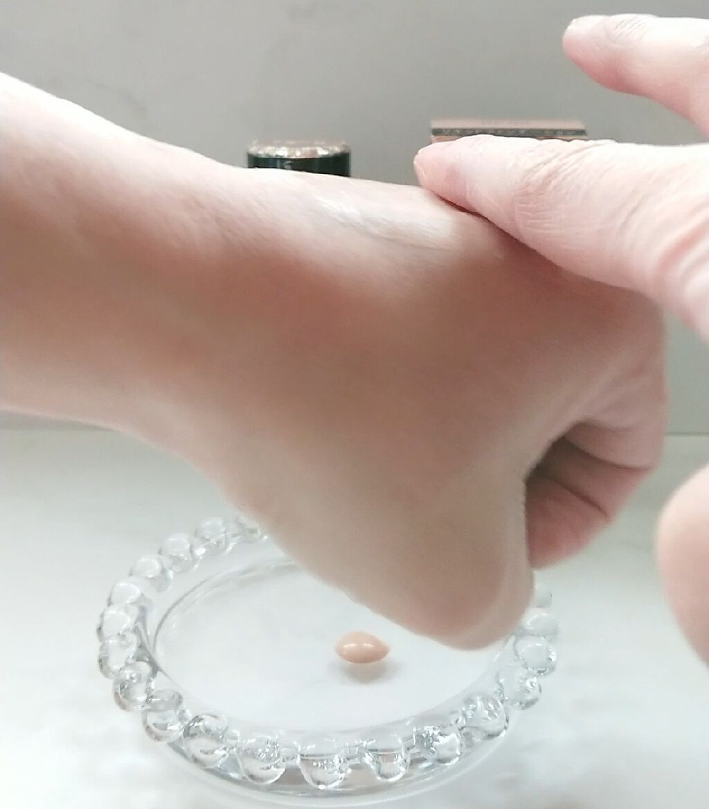 ドラマティックエッセンスリキッド/マキアージュ/リキッドファンデーションを使ったクチコミ（2枚目）